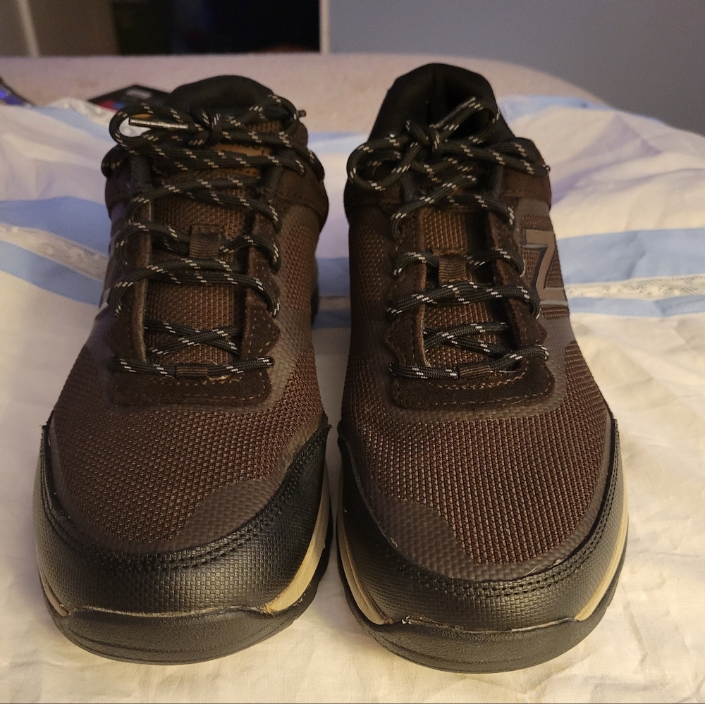 New Balance 669 walking shoe